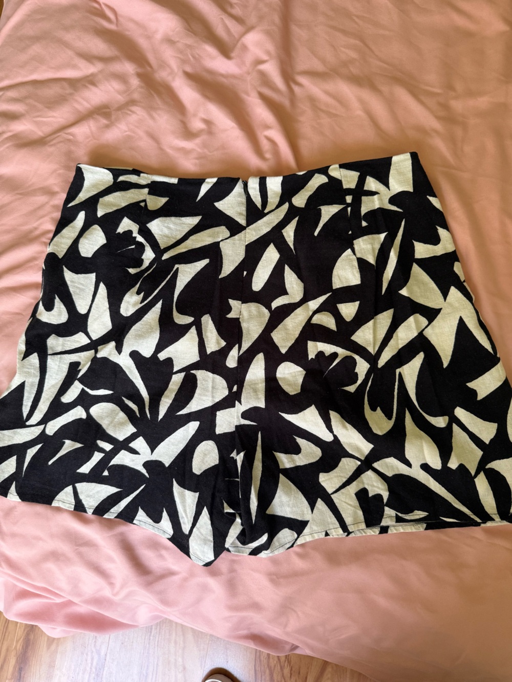 A New Day Linen blend Black and White Abstract Floral Skort